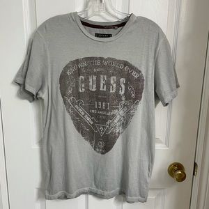 Men’s GUESS Tee size Medium